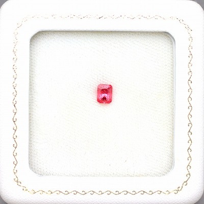天然スピネル 0.67ct 【ビビットピンク】 美発色 タンザニア