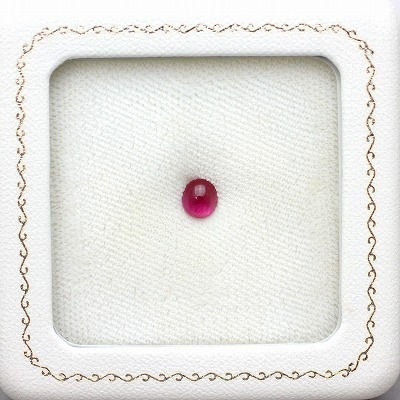 天然ルビー 0.83ct 【艶々カボッション】 ミャンマー