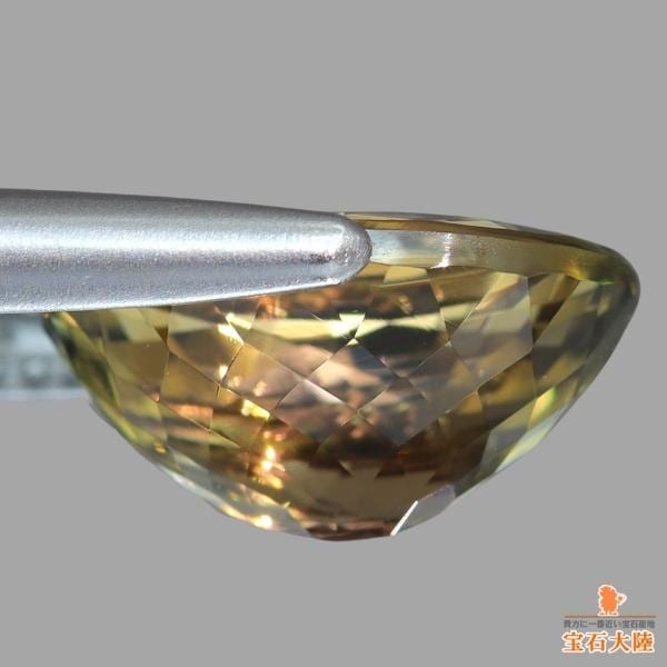 天然ゾイサイト 3.85ct 【タンザナイト・NN】 マルチカラー