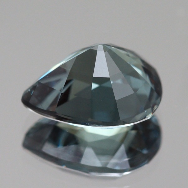 天然カラーチェンジガーネット 0.76ct 【アレキタイプ】 タンザニア