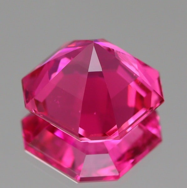 天然トルマリン 2.42ct 【美発色ルベライト】アッシャーカット