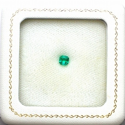 0.36ct天然エメラルド【美発色】コロンビア