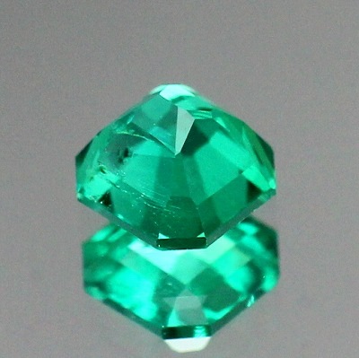 0.36ct天然エメラルド【美発色】コロンビア