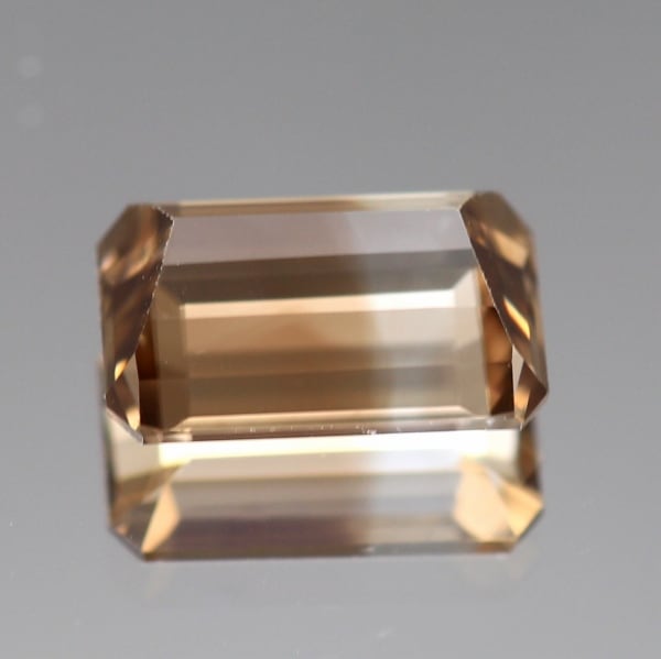 天然ジルコン 1.55ct 【バイカラー】 マダガスカル