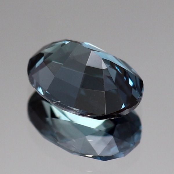 天然カラーチェンジガーネット 0.84ct 【アレキタイプ】 タンザニア