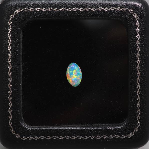 沖縄三線　人工オパールバチ　青紫の中に虹色が輝いてます 沖縄三線 人工オパールバチ 青紫の中に虹色が輝いてます 沖縄三線