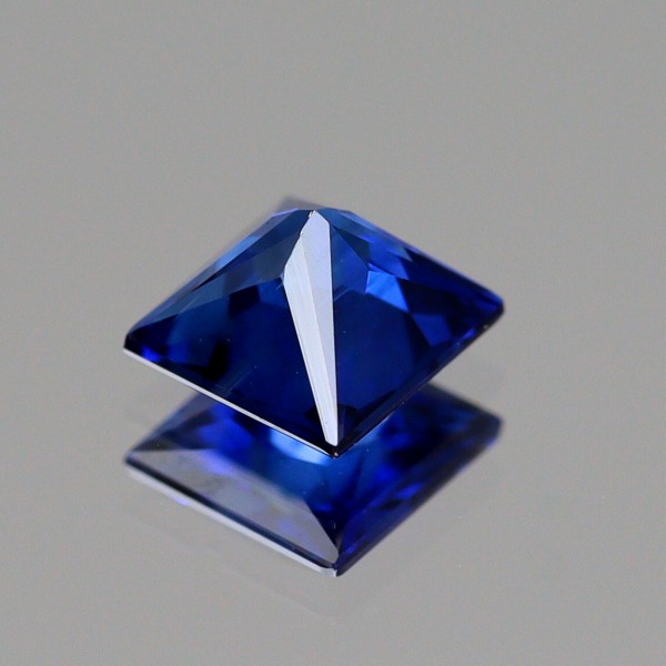 天然ブルーサファイア 0.28ct 【プリンセスカット】 スリランカ