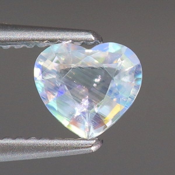 天然アンデシンラブラドライト 0.40ct 【レインボー】 ハートシェイプ