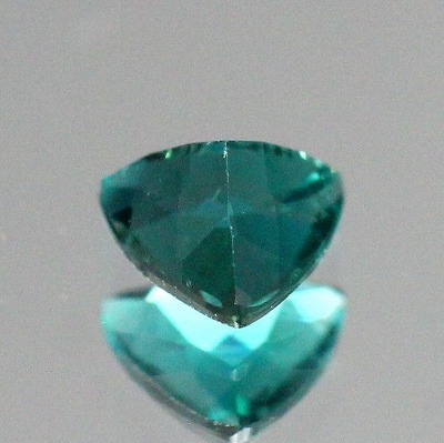 0.17ct天然グランディディエライト【トリリアント】マダガスカル