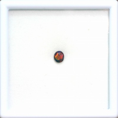 天然ブラックオパール　0.34ct　【ローリング遊色】 レッド