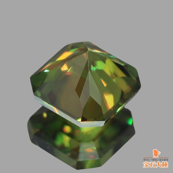 天然スフェーン 0.53ct 【煌めくグリーン】 パキスタン