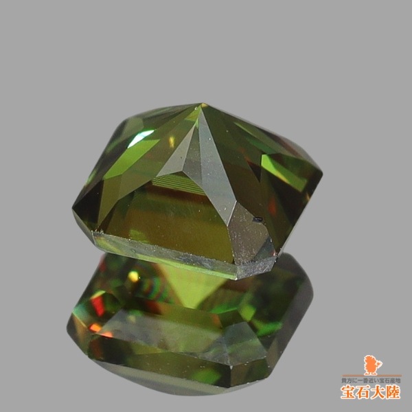 天然スフェーン 0.41ct 【煌めくグリーン】 パキスタン