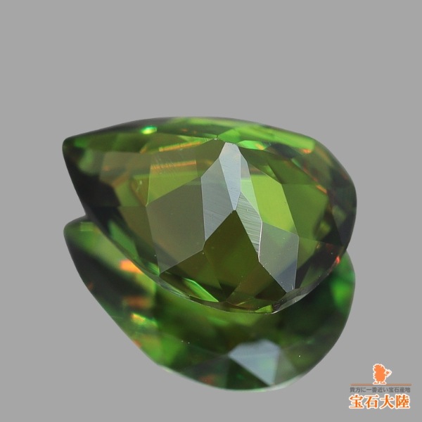 天然スフェーン 0.64ct 【煌めくグリーン】 パキスタン