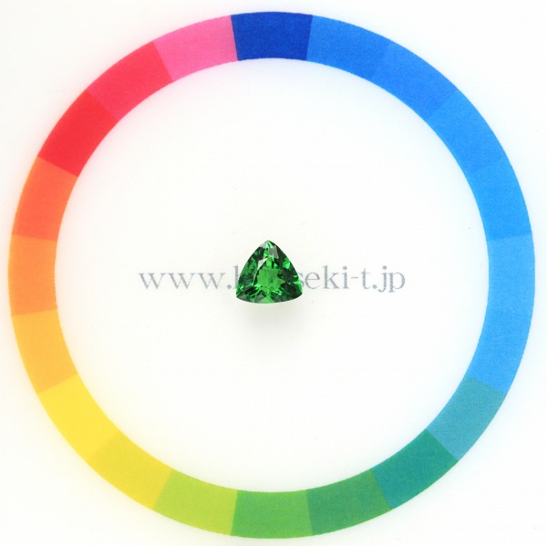 天然ツァボライトガーネット 0.68ct 【タンザニア】 トリリアントカット