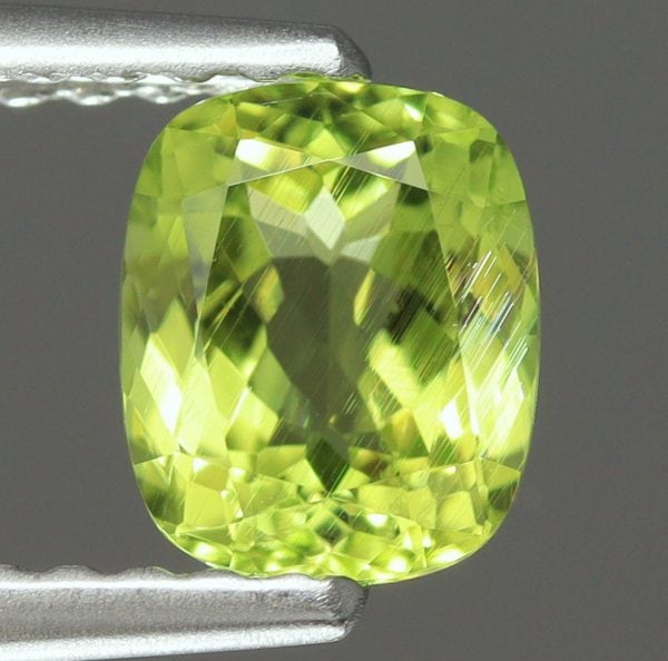 天然ペリドット 0.79ct 【隕石】 パラサイト 日独鑑別付