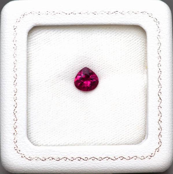 天然トルマリン 1.53ct 【妖艶な濃厚ピンク】 マロンカット