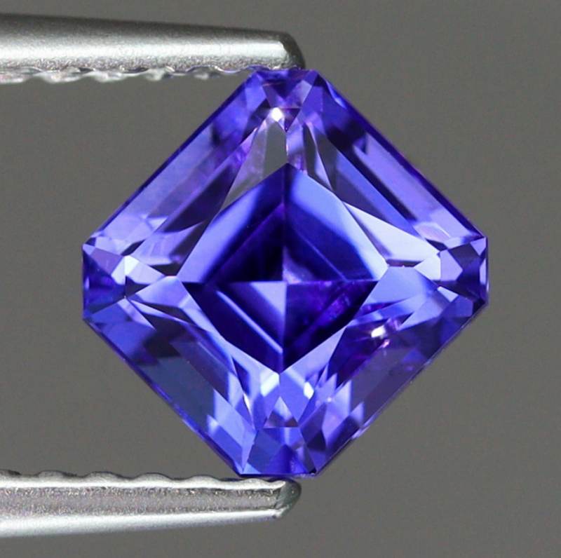 天然タンザナイト 1.22ct 【煌く美発色】