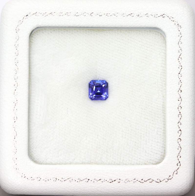 天然タンザナイト 1.22ct 【煌く美発色】