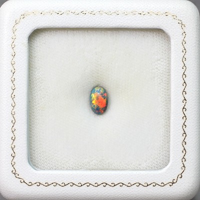 0.99ct天然ブラックオパール【オレンジレッドのマルチカラー】美品