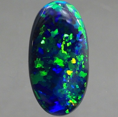 天然ブラックオパール 3.40ct【黒生地グリーン】存在感抜群