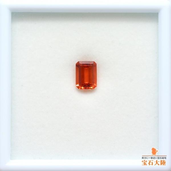 天然アンデシン 1.35ct 【オレンジレッド】 オクタゴンカット