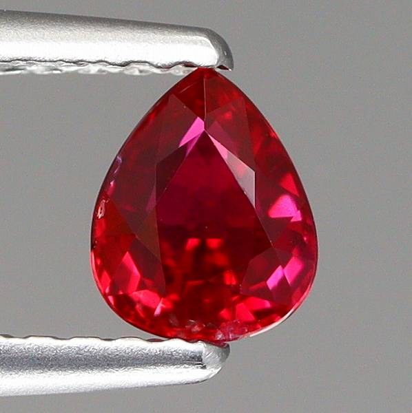 天然ルビー 0.57ct 【Pigeon Blood】 ミャンマー 鑑別付