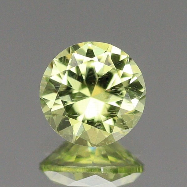 天然ペリドット 0.15ct 【隕石】 パラサイト