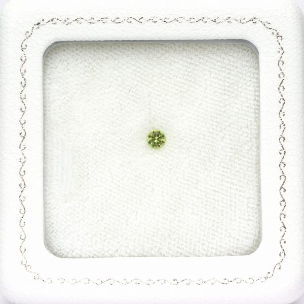 天然ペリドット 0.15ct 【隕石】 パラサイト