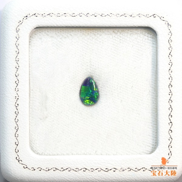 天然ブラックオパール 0.77ct 【グリーン】　大きく動く遊色