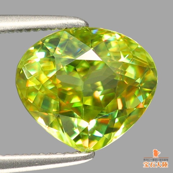 天然スフェーン 2.03ct 【煌めくグリニッシュイエロー】 マダガスカル