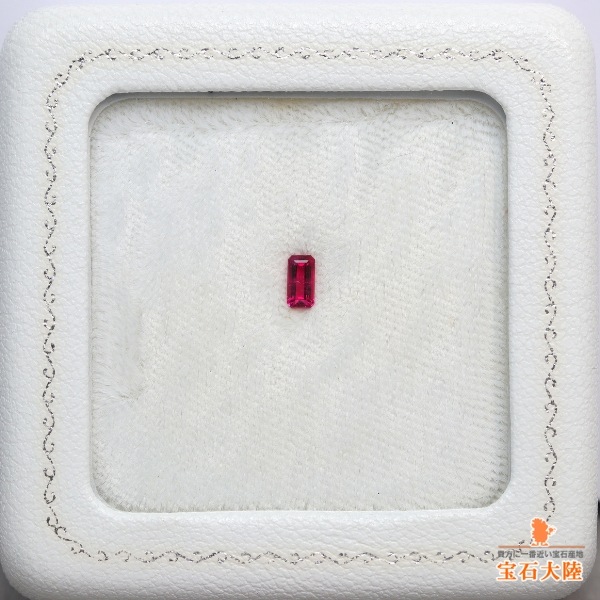 天然レッドベリル 0.21ct 【美発色】 アメリカ