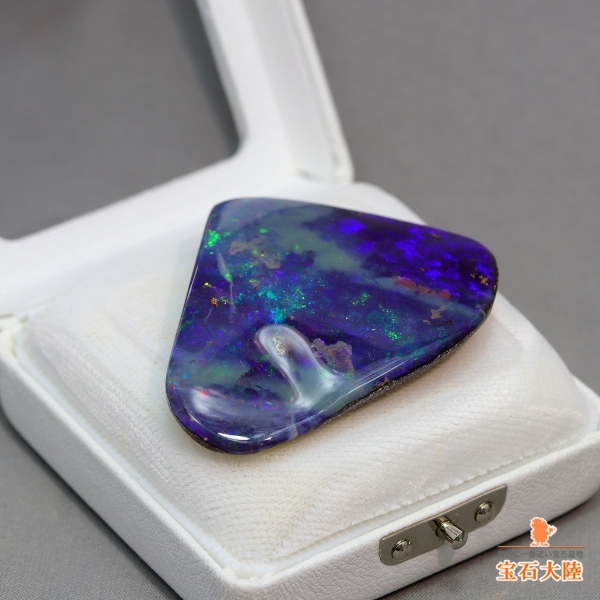 天然ボルダーオパール 101.04ct 【天の川のような遊色