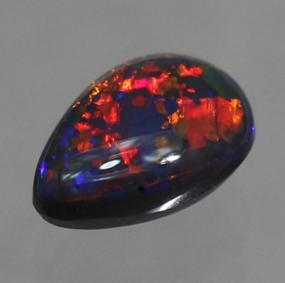 天然ブラックオパール 1.06ct 【レッド・オン・ブラック】