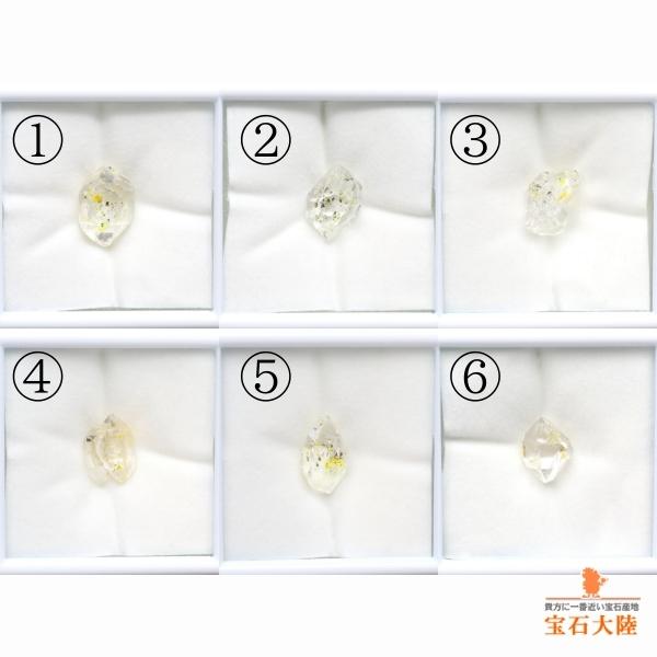 天然オイルインクォーツ  【動く気泡】　◇セレクト ラフ　パキスタン　B級品