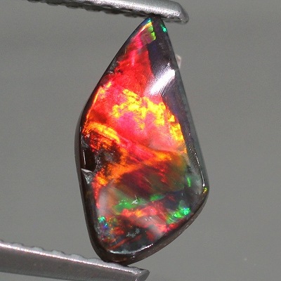 1.18ｃｔ天然ボルダーオパール【電撃レッド】別格!!