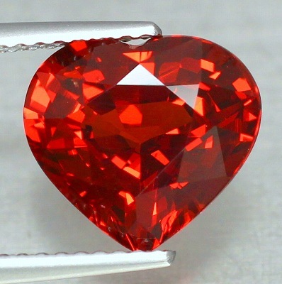 4.69ct天然スペサルティンガーネット【湧き上がるハート】理想形