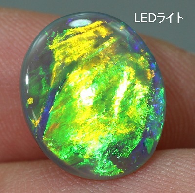 天然ブラックオパール 3.30ct【スーパーエレクトリックグリーン】強輝