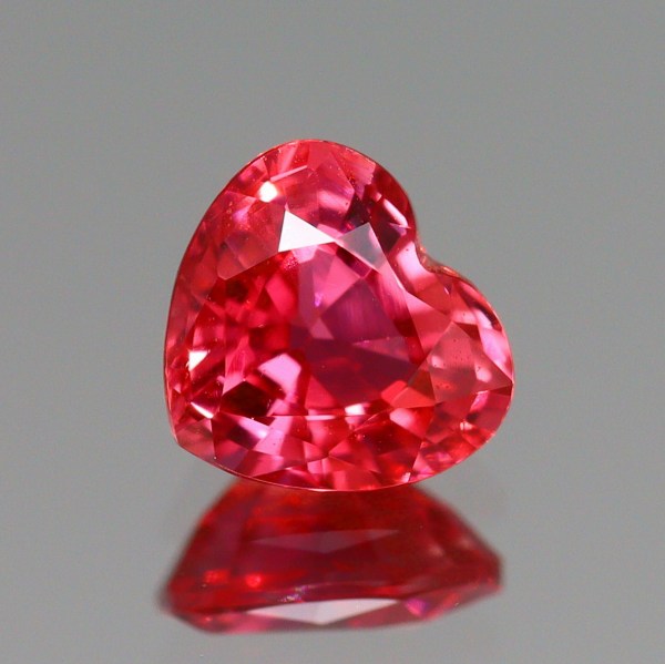 天然ルビー 0.31ct 【ピンキッシュレッド】 ハート　日独ミニ鑑別付