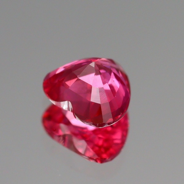 天然ルビー 0.31ct 【ピンキッシュレッド】 ハート　日独ミニ鑑別付