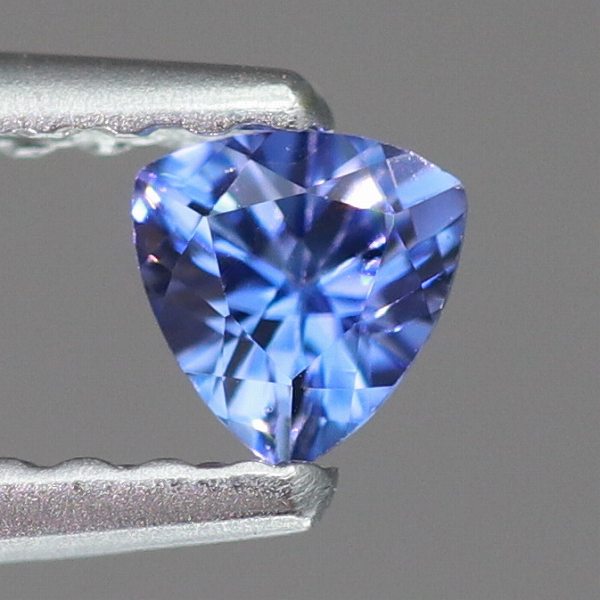 天然ベニトアイト 0.15ct 【輝くブルー】 トリリアント
