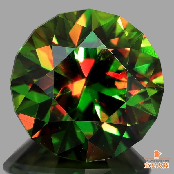 マトリックス上の天然グリーンスフェーンチタン石標本。 天然スフェーン 4.41ct 【極上グリーン】美品 パキスタン