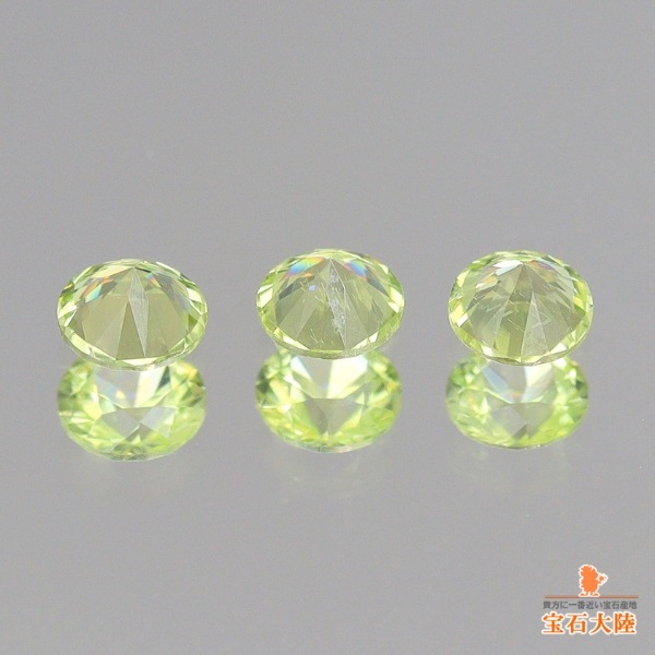 天然ペリドット 0.07ct 【隕石・2.5ｍｍ】 パラサイト 