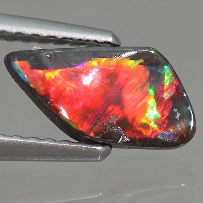 1.18ｃｔ天然ボルダーオパール【電撃レッド】別格!!
