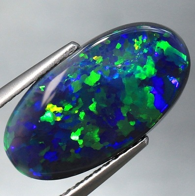 天然ブラックオパール 3.40ct【黒生地グリーン】存在感抜群