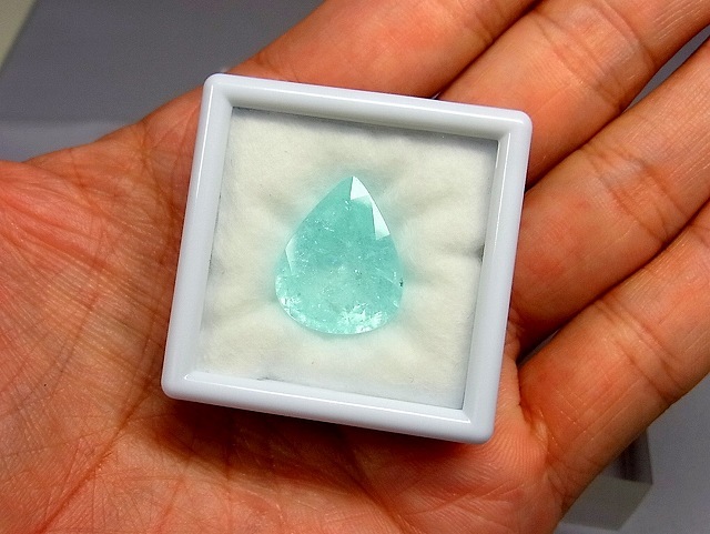 楽天市場】【鑑別付】天然パライバトルマリンクヲーツ 4.003ct