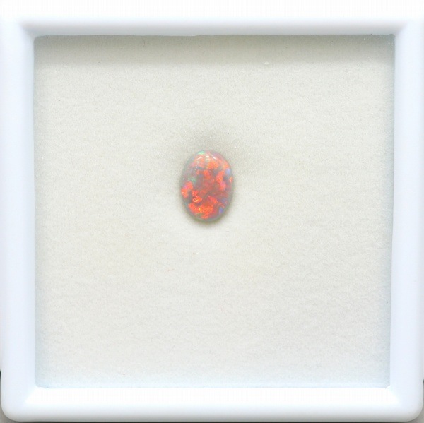 天然オパール 0.86ct 【オレンジニッシュレッド】 ライトニングリッジ