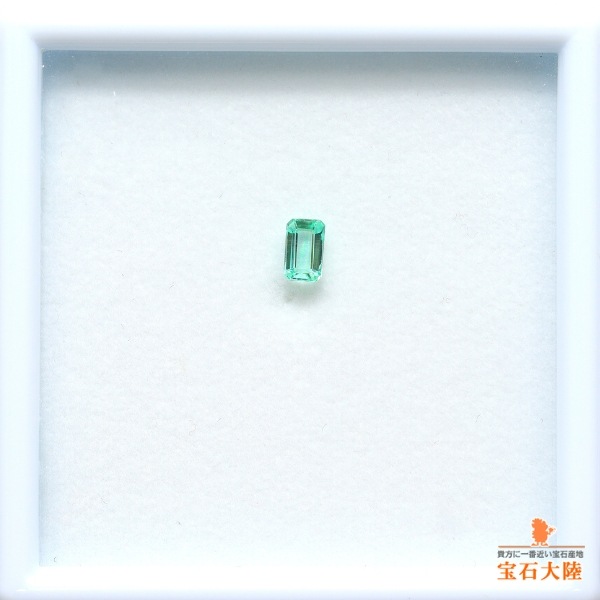 天然エメラルド 0.28ct　【ノンオイル】 コロンビア　日独分析鑑別書付