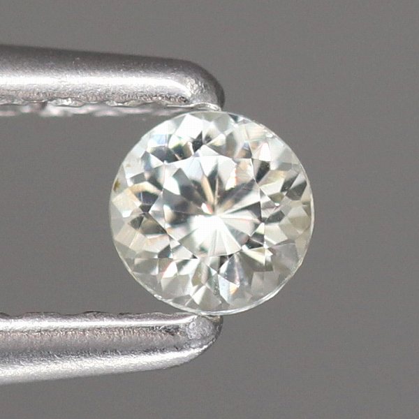 天然グロッシュラーガーネット 0.13ct 【ホワイト・UV】 タンザニア