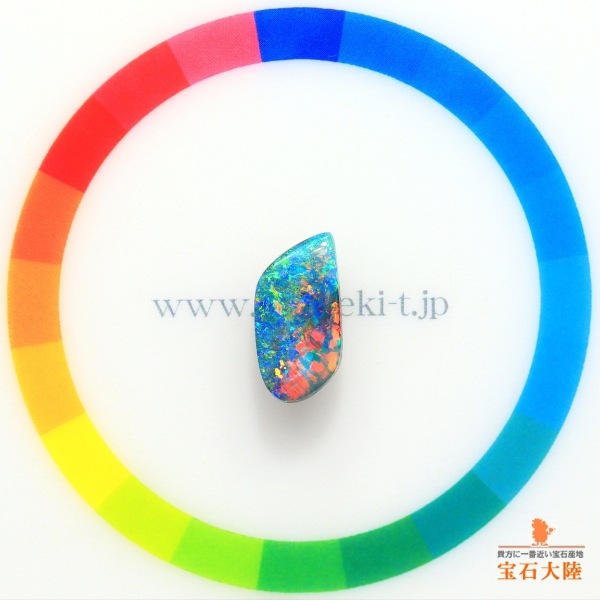 天然ボルダーオパール 2.85ct 【フルフェイス美遊色】グリーン・レッド