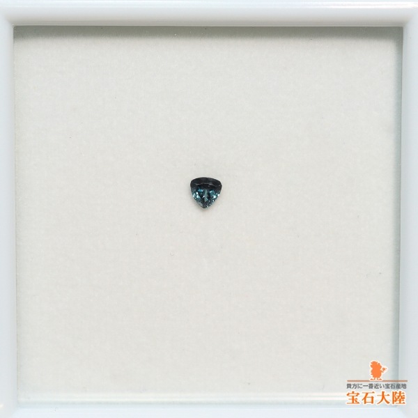 天然カラーチェンジガーネット 0.17ct 【訳あり品】アレキタイプ　ベキリー 